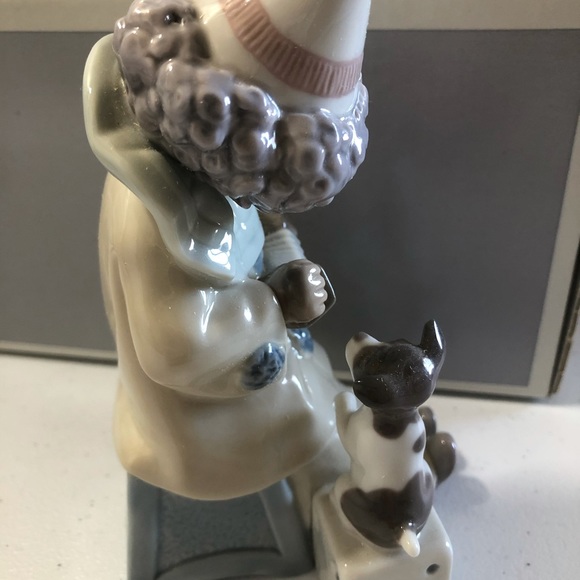 Vintage Lladro #5279 Clown with accordion - Picture 3 of 4